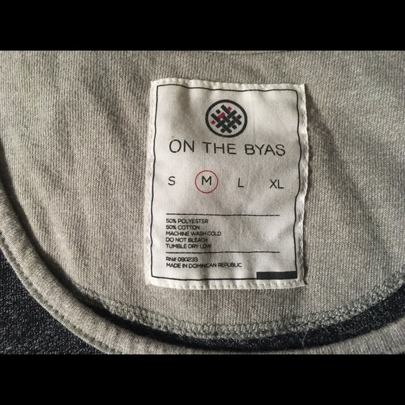 ON THE BYAS tank / medium /Like new - Picture 4 of 5